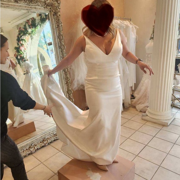 Jana Ann Couture Wedding Dress! - Picture 4 of 7